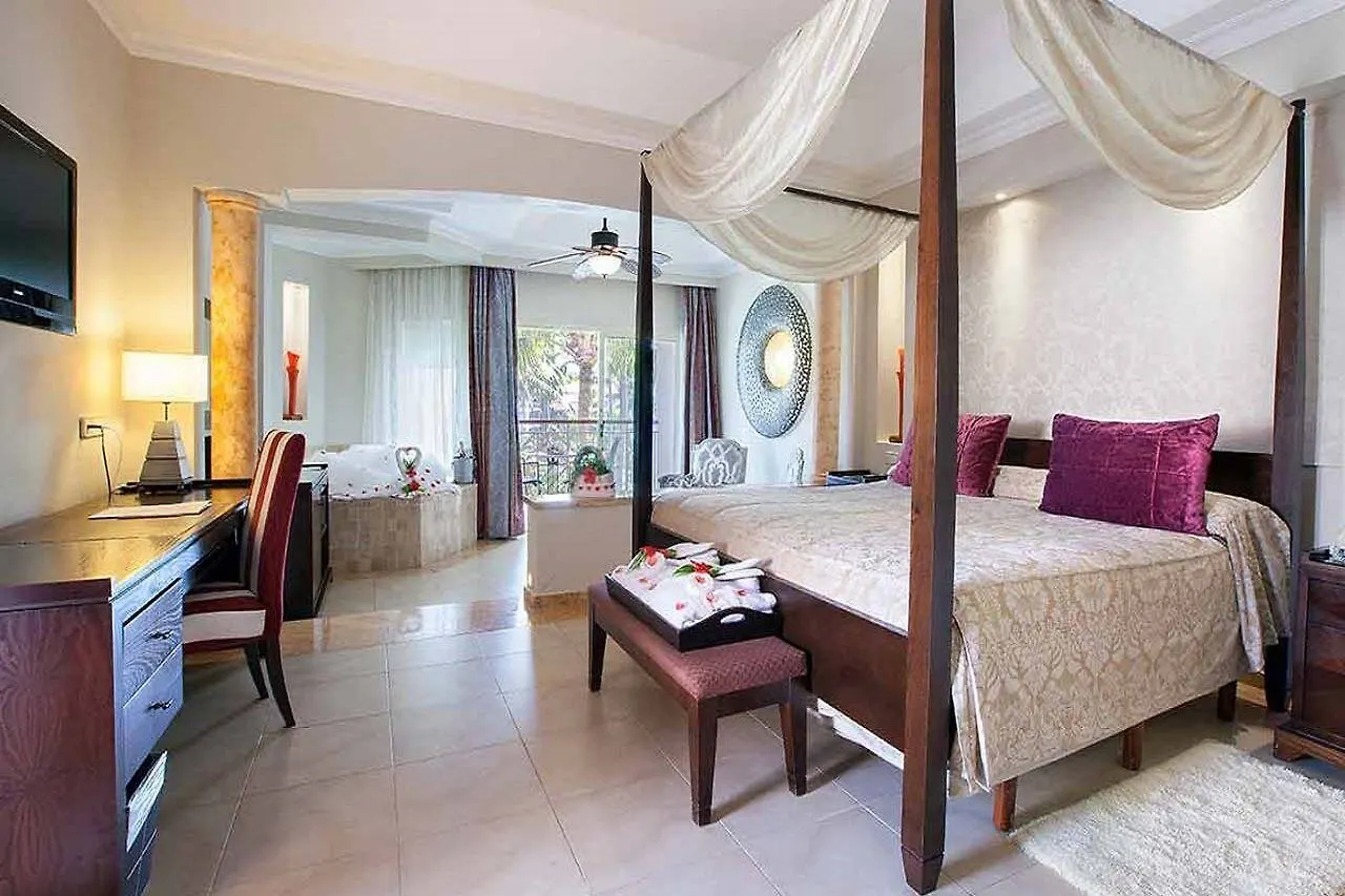 Majestic Elegance Punta Cana (Adults Only) אתר נופש